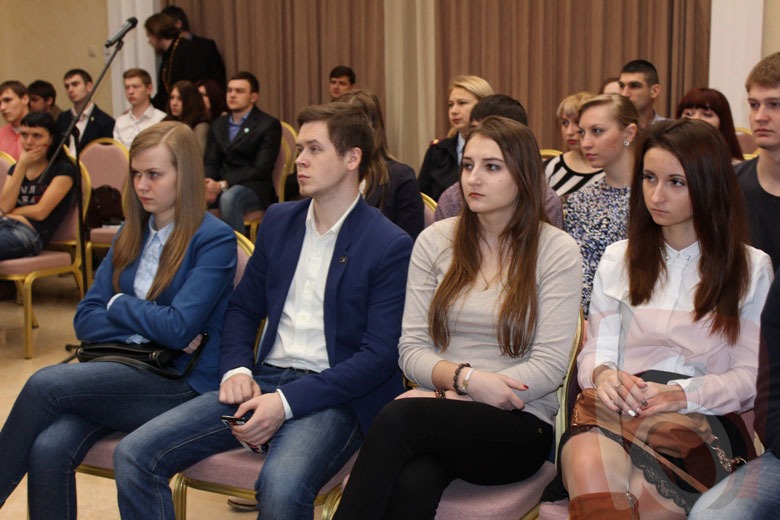 Члену президентского совета по правам человека рассказали о сектах Белгородской области