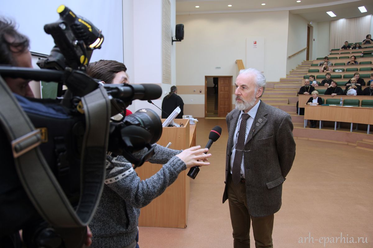 Александр Дворкин: Современные секты вербуют людей через соцсети и знакомых