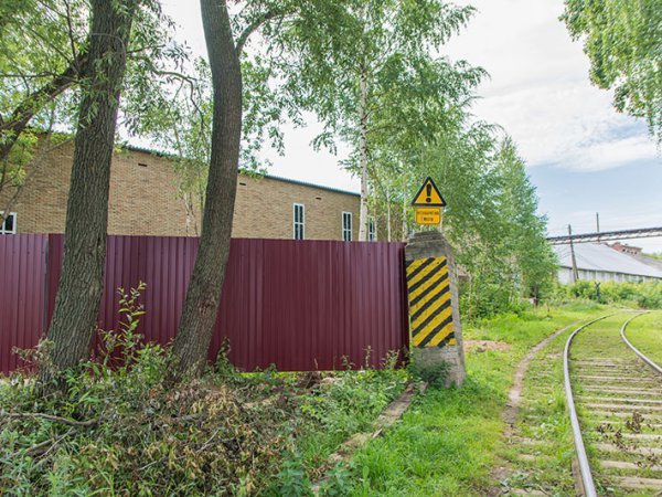 Духовный центр «Возрождение» в Кирове находится в двухэтажном складе, расположенном недалеко от Кировского мелькомбината.