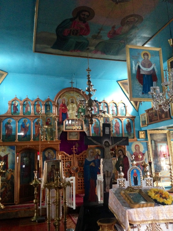 Внутри Покровской церкви