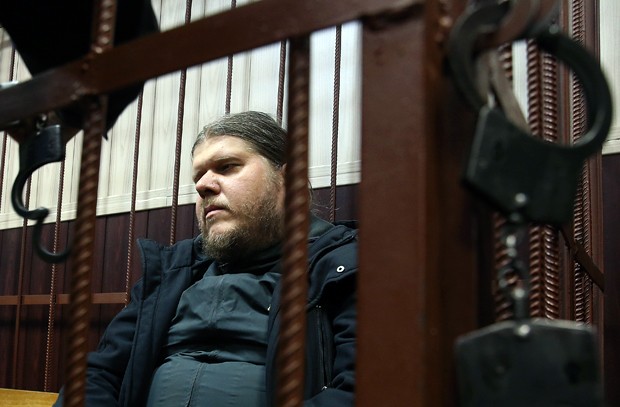 Руководитель религиозной секты «Бога Кузи» Андрей Попов во время рассмотрения ходатайства следствия об аресте в Таганском суде. Фото: Сергей Фадеичев / ТАСС