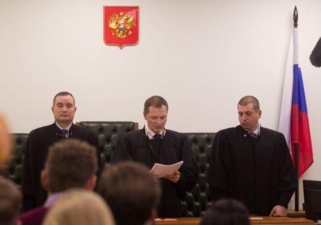 Московский окружной военный суд приговаривает Варвару Караулову к 4,5 годам лишения свободы. Фото: Василий Кузьмиченок / ТАСС