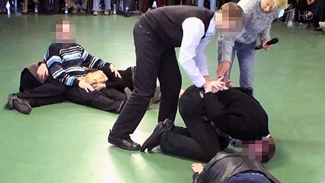 Эксперты: в кризис множатся мошенники, зарабатывающие на стремлении людей к самосовершенствованию