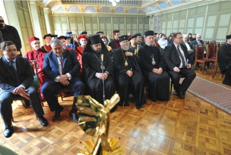 Профессор А. Л. Дворкин награжден степенью почетного доктора Прешовского университета 