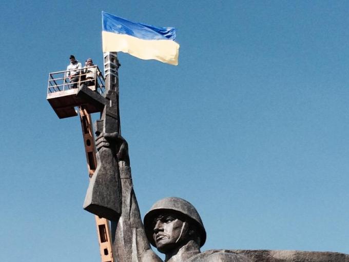 Избиение журналистов и другие похождения Валика и Ко