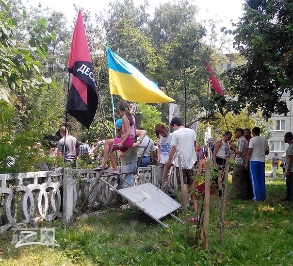 Избиение журналистов и другие похождения Валика и Ко
