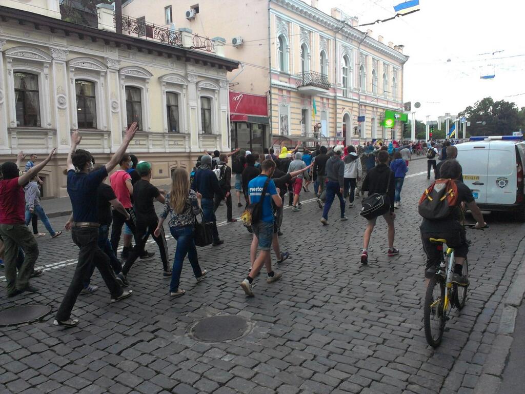 Избиение журналистов и другие похождения Валика и Ко