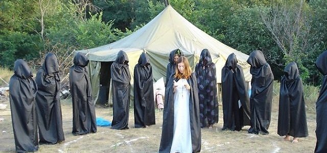 Сектантская пропаганда обращена не к уму или сердцу человека, а к его страстям