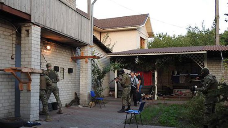 В Запорожье "сектанты" насильно удерживали за решеткой людей
