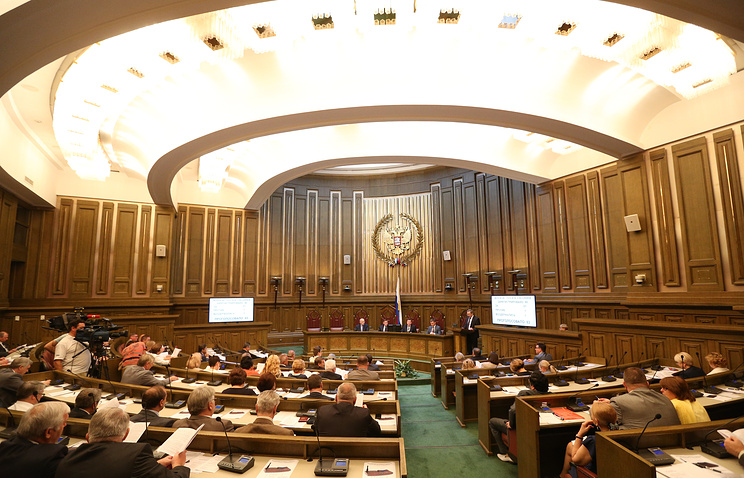 ВС рекомендовал лишать родительских прав за вовлечение детей в экстремистские организации