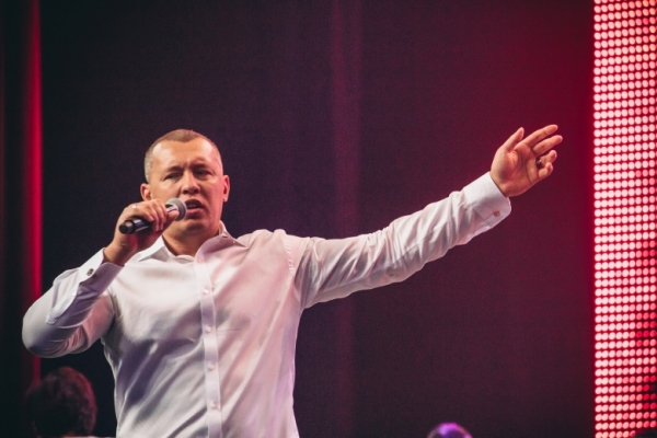Мунтян из секты «Возрождение» создает партию и критикует Порошенко!