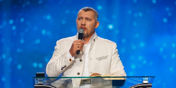 "Мы дадим апостолу $2000"