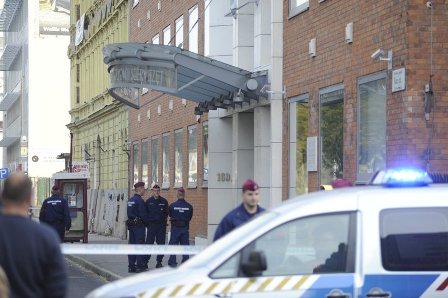 Фото:В Будапеште полиция провела обыски в «Саентологической церкви»