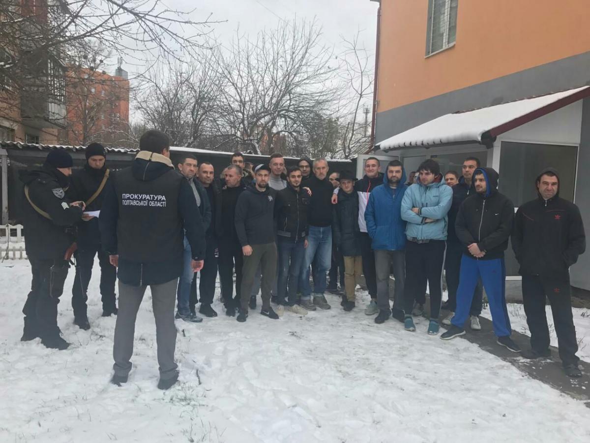 Держали за решеткой и не давали есть: на Полтавщине разоблачили еще два «центра реабилитации»