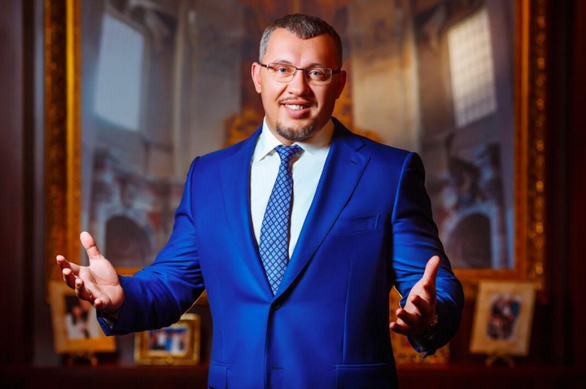 Цена за помазание, или как живет псевдо-апостол Мунтян