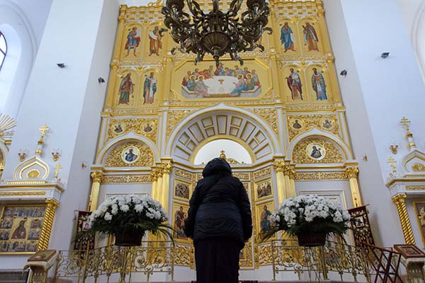 В РПЦ осудили лечащего наложением рук священника из Татарстана