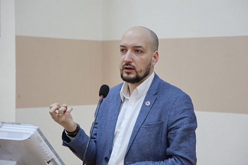 ПЕТЕРБУРГСКИЙ МИССИОНЕР: ВХОЖДЕНИЕ В СЕКТУ НАЧИНАЕТСЯ С «БОМБАРДИРОВКИ ЛЮБОВЬЮ»