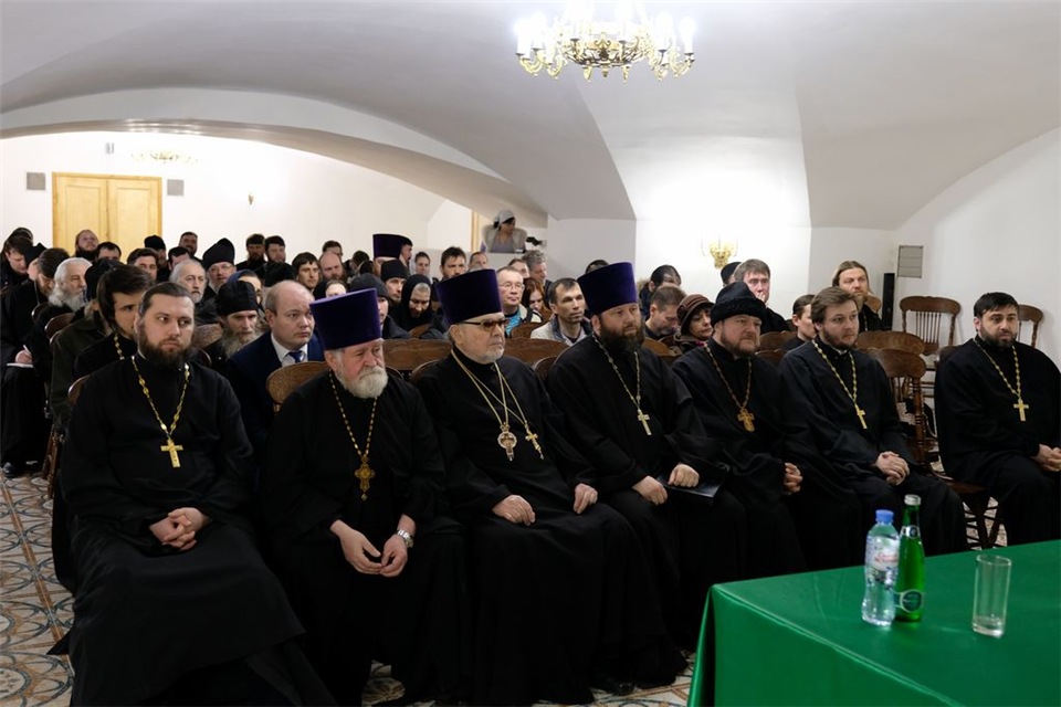 Профессор-сектовед Александр Дворкин встретился с астраханскими священнослужителями