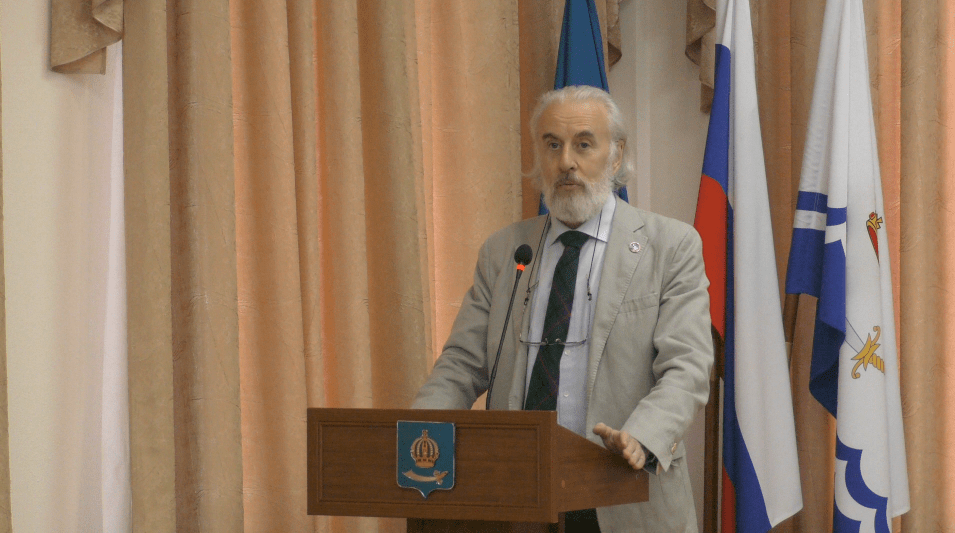 В Астрахани побывал известный религиовед Александр Дворкин