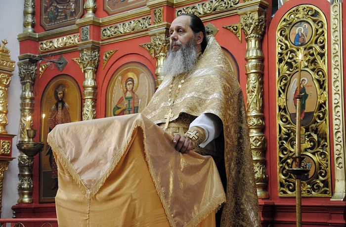 ЗАПРЕЩЕННЫЙ В СЛУЖЕНИИ ПРОТОИЕРЕЙ ВЛАДИМИР ГОЛОВИН ВЫЗВАН НА ЦЕРКОВНЫЙ СУД