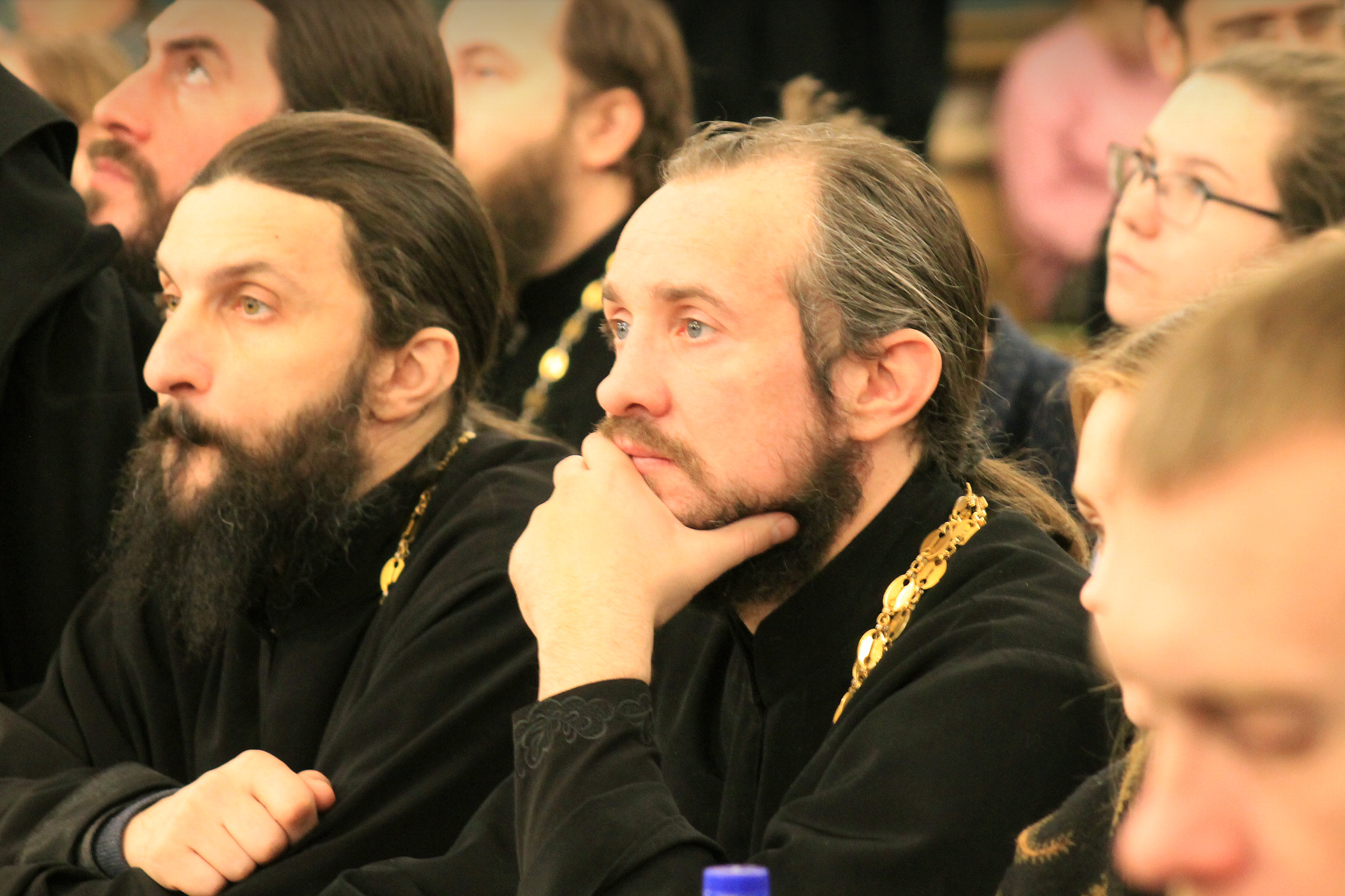 Профессор ПСТГУ А. Л. Дворкин возглавил заседание секции “Возможна ли в секте свобода выбора?”