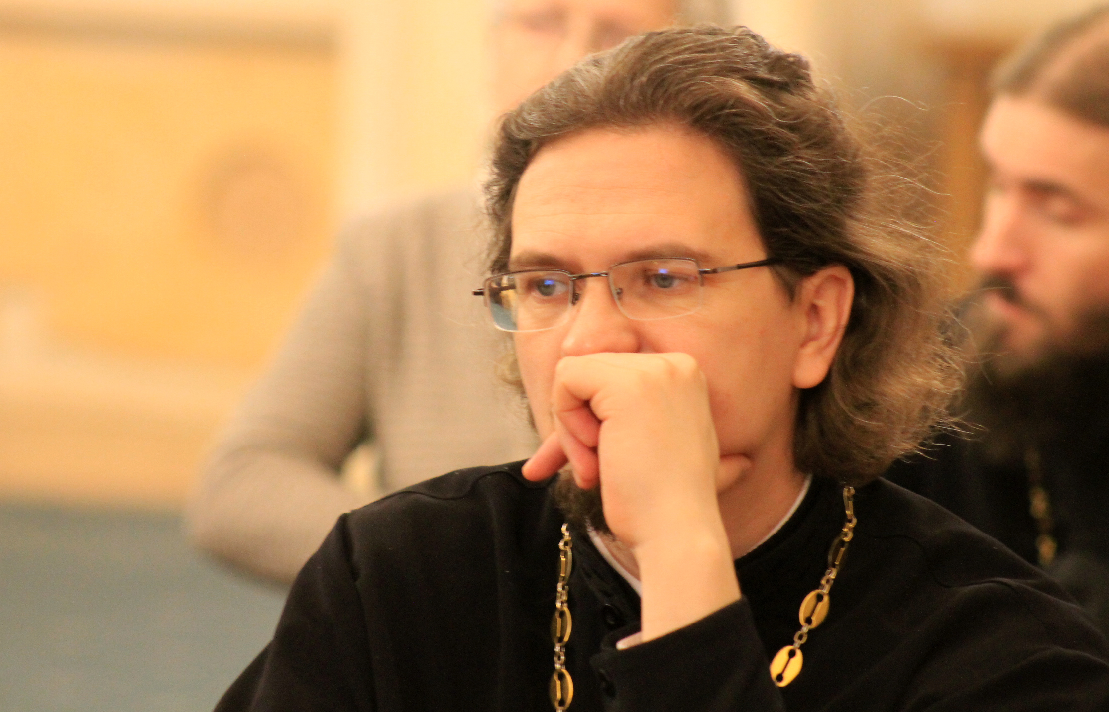 Профессор ПСТГУ А. Л. Дворкин возглавил заседание секции “Возможна ли в секте свобода выбора?”