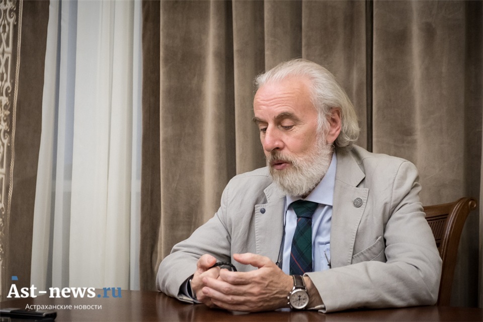 Кто угрожает астраханцам: секты, депутаты, политические партии? Интервью с профессором-сектоведом Александром Дворкиным