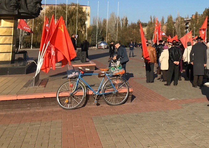 «Гражданин СССР» Алексей Серков вновь был задержан полицейскими за выходку на митинге коммунистов в Волгодонске