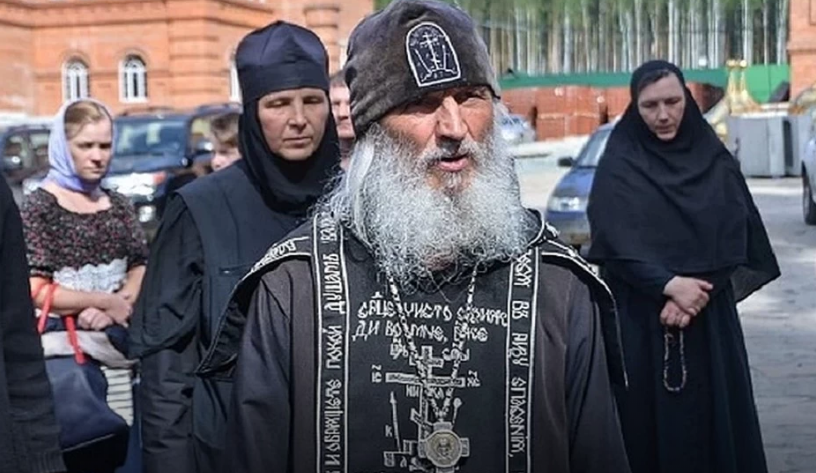 «Больше служить не буду»: лишенный сана уральский священник рассказал, чем будет заниматься