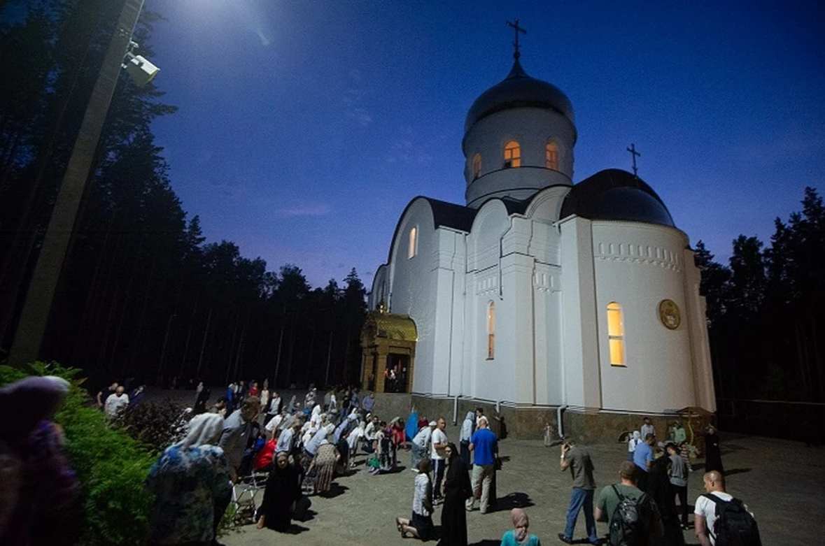 Епархия закрыла школу при монастыре отца Сергия, чтобы выгнать схимонаха