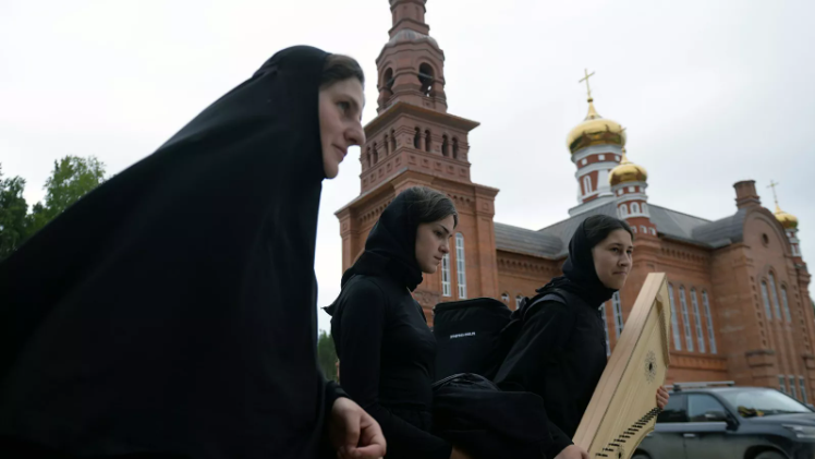 СК возбудил два уголовных дела из-за ситуации в Среднеуральском монастыре