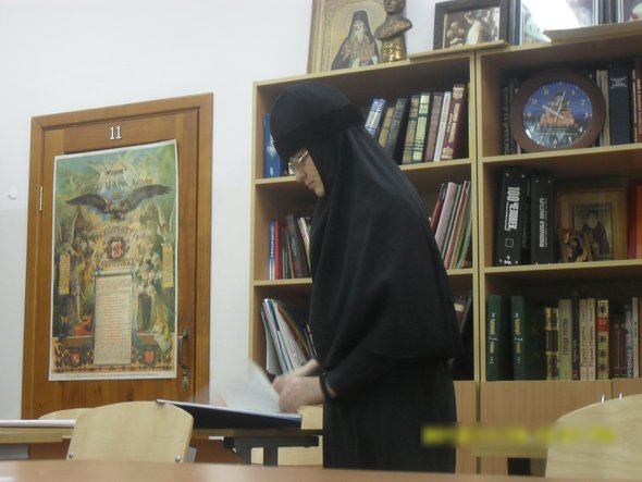 Бес из планшета, сожжение книг, культ Сталина: как учились дети в монастыре отца Сергия
