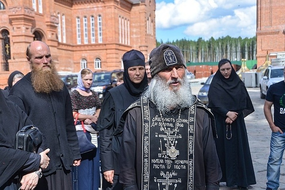 Катафалк приехал к инквизитору: все о мистической битве Собчак и уральского старца Сергия