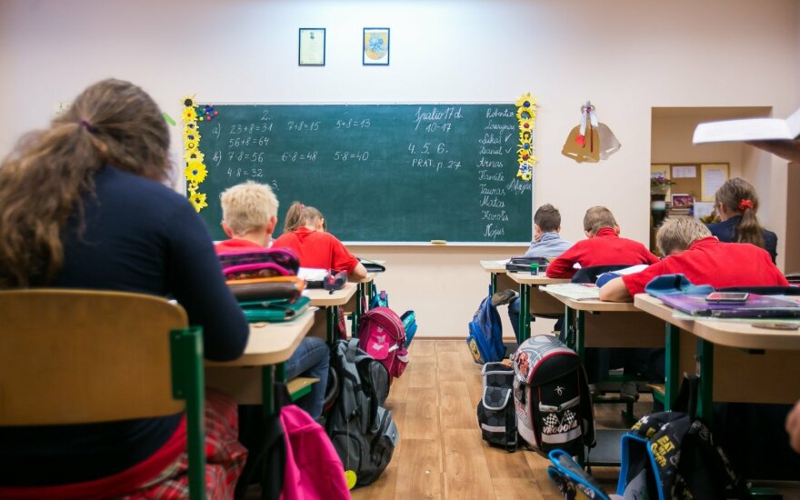 Пережившая ад женщина предупреждает других: в школы впустили секту, в списке и престижные школы 