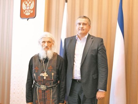Под "куполом": С кем связан мятежный отец Сергий
