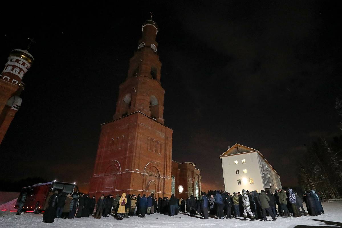 Ситуация у Среднеуральского женского монастыря после задержания бывшего схимонаха Сергия (Романова). © Донат Сорокин/ТАСС