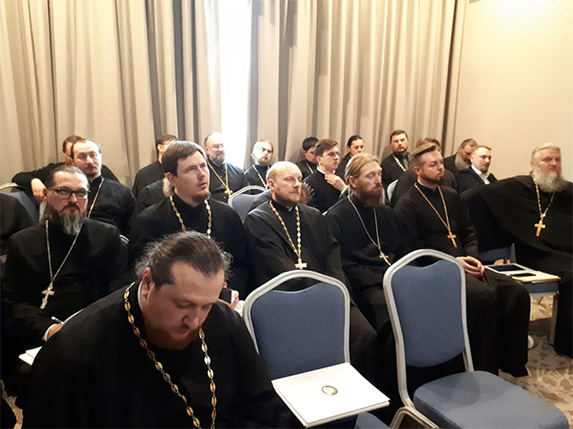 Круглый стол VI Всецерковного съезда епархиальных миссионеров Русской Православной Церкви