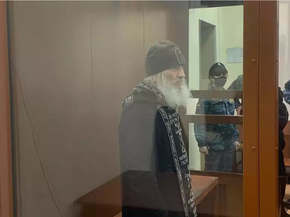 Экс-схимонах Сергий оспорил решение суда о праве собственности епархии на монастырь