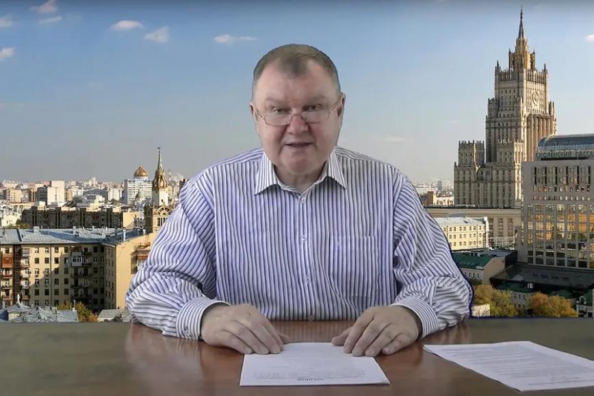 Все оттенки красного. Как россияне пытаются вернуться в СССР и не признают свое гражданство