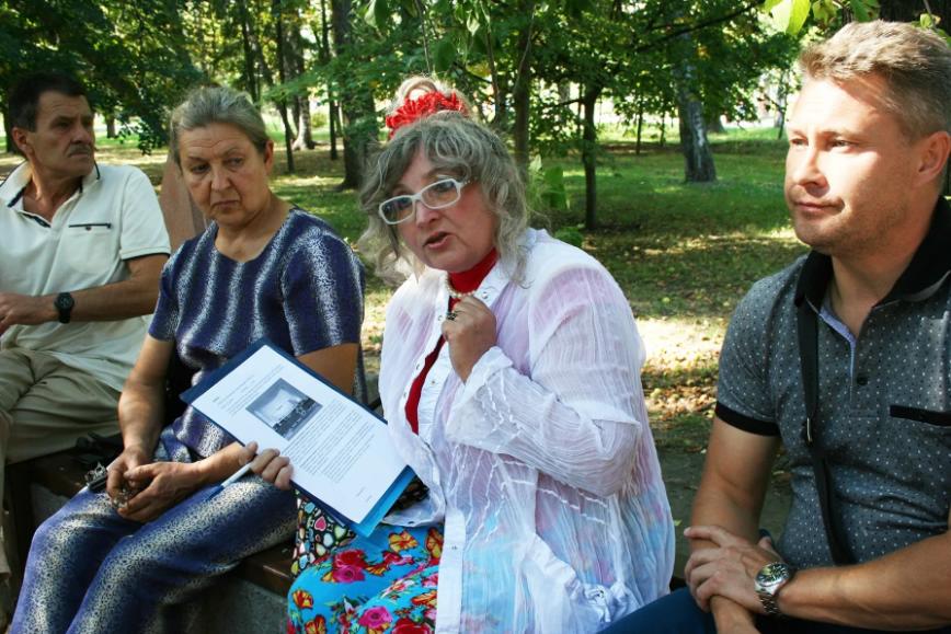 Все оттенки красного. Как россияне пытаются вернуться в СССР и не признают свое гражданство