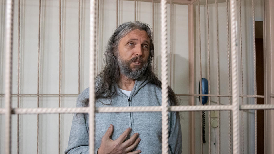 Суд в Новосибирске продлил арест лидеров "секты Виссариона"