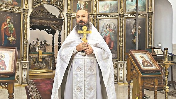 Индустрия экзорцизма: как в России изгоняют бесов и при чем тут Ленин и Навальный?