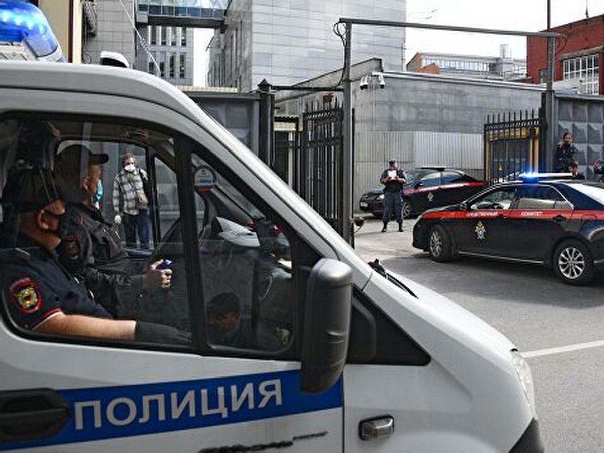 Группа националистов попыталась взять штурмом следственный отдел в Москве