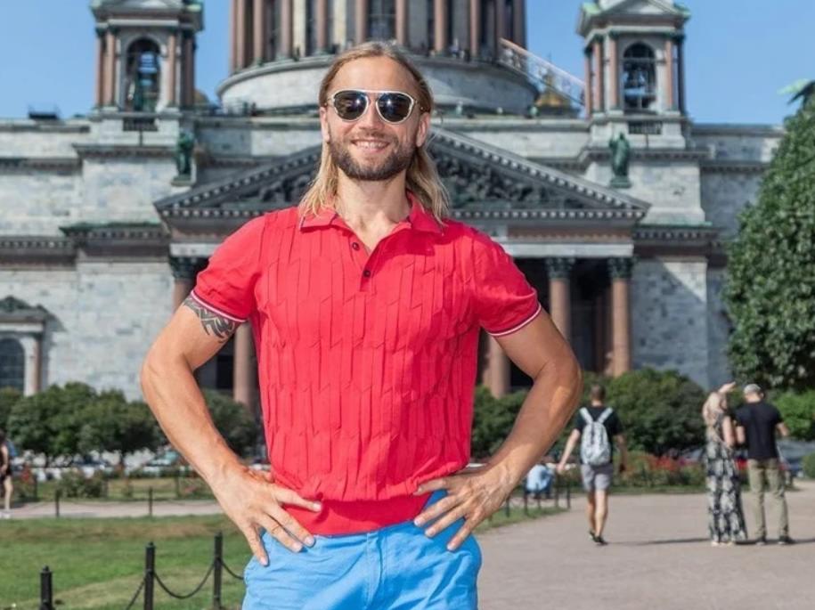«Не то, что ваши пухлощекие перекормыши»: Чем известен блогер-сыроед Максим Лютый, у которого новорожденный ребенок умер от истощения