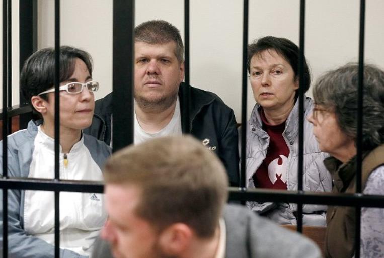 Огонь, пещеры и ритуалы воскрешения: самые известные секты СССР и России