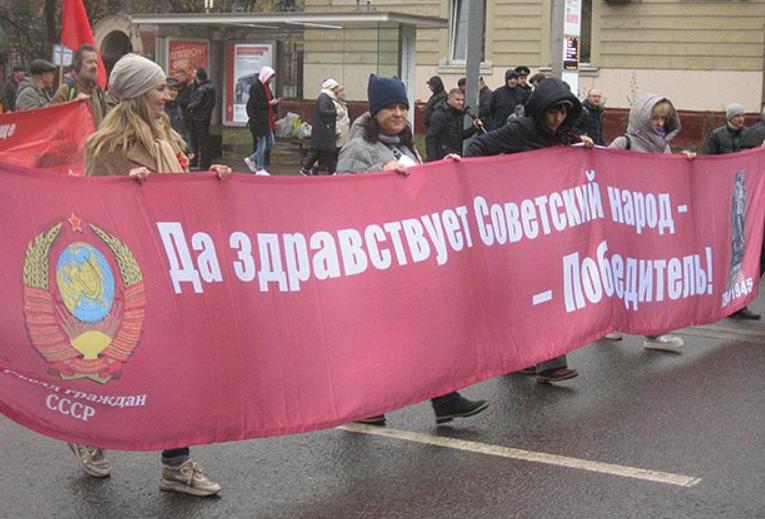 Огонь, пещеры и ритуалы воскрешения: самые известные секты СССР и России