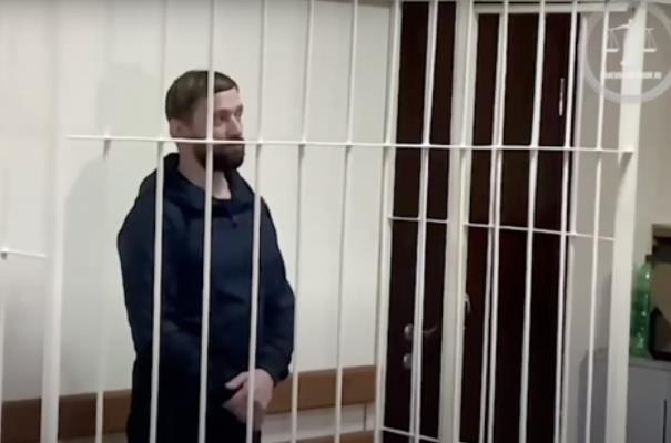 Блогер-сыроед Лютый получил восемь лет колонии по делу о гибели своего сына