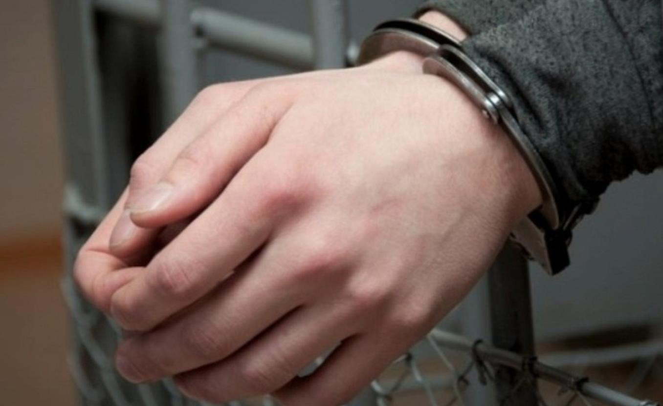 Истязавших 10-летнюю девочку сектантов под Новосибирском оставили в СИЗО