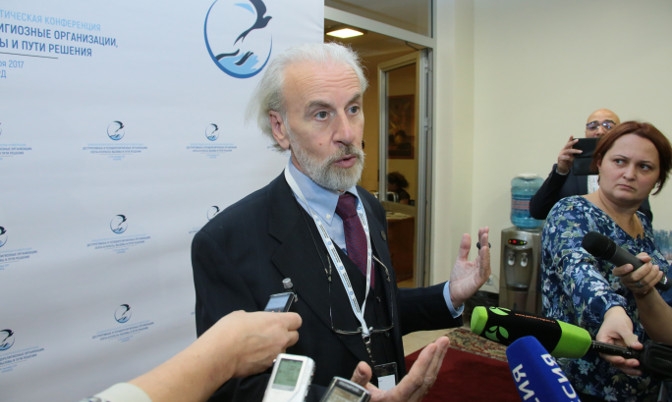 Фото ИА "Север - Пресс" Источник: http://sever-press.ru/vse-novosti/item/32987-aleksandr-dvorkin-bolshaya-chast-sekt-ushla-v-internet-gde-vedetsya-aktivnaya-verbovka